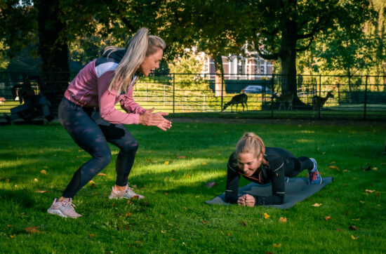 Personal training voor vrouwen in Dordrecht in een park