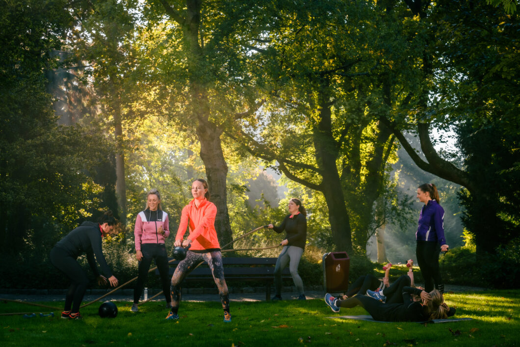 Sporten in de buitenlucht tijdens bootcamp